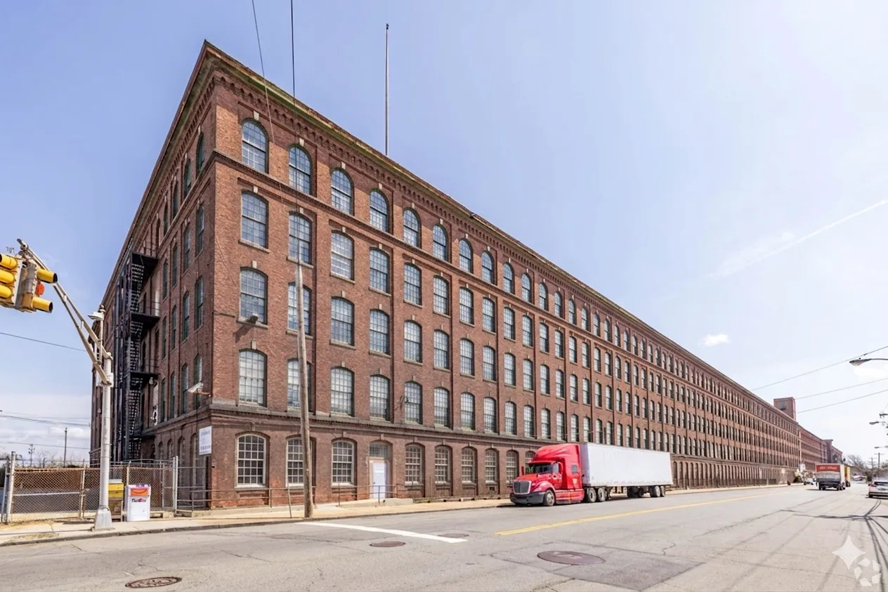 Crown Fulfillment warehouse, 107 Trumbull Street, Elizabeth, NJ